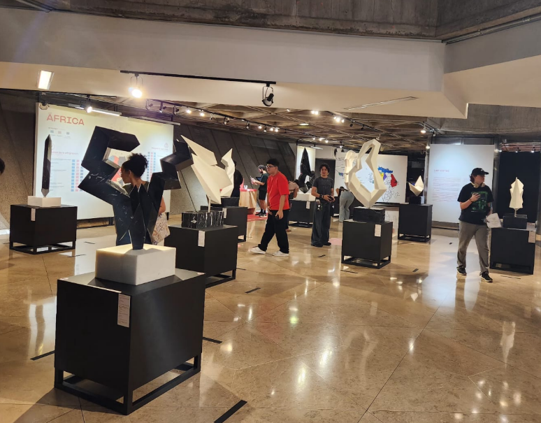 Vista general de la exposición 'Rutas Clandestinas'.